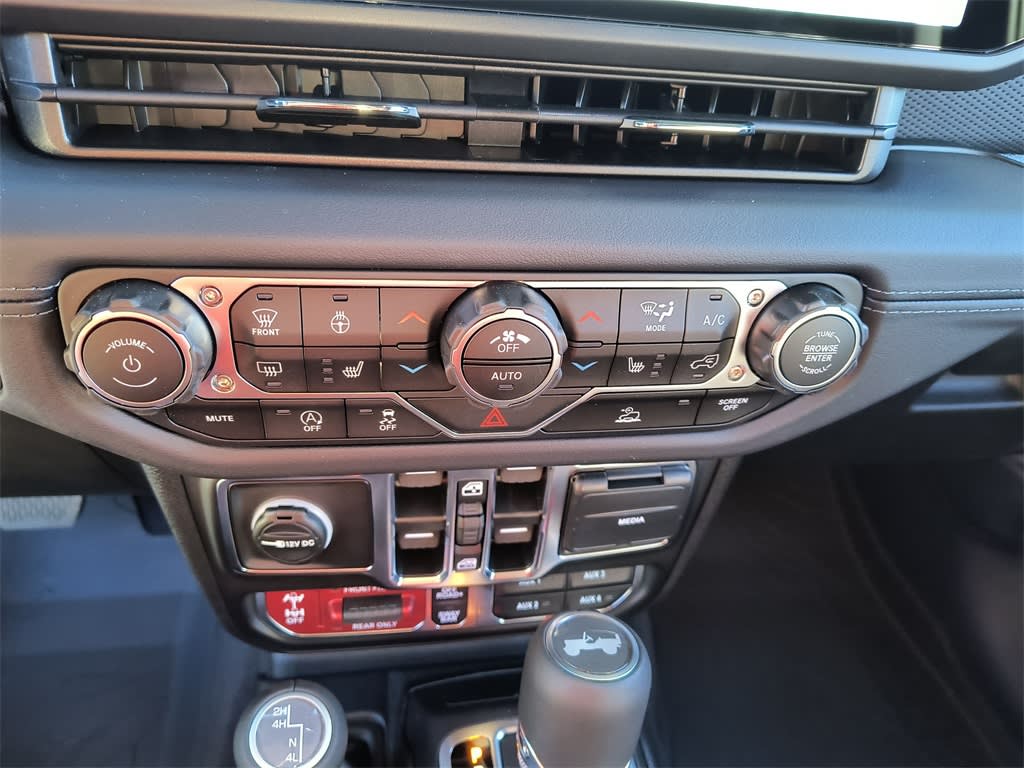 Thumbnail: 2025 Jeep Wrangler - 24