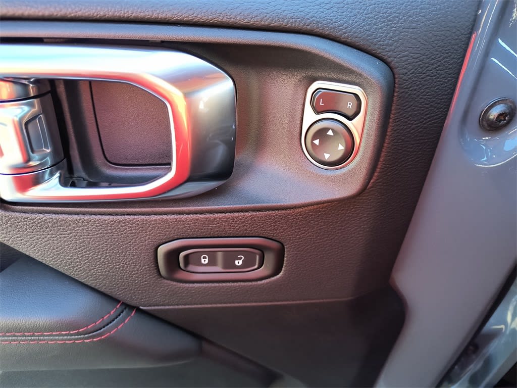 Thumbnail: 2025 Jeep Wrangler - 21