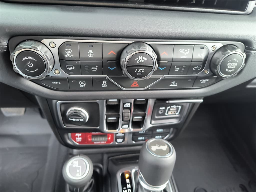 Thumbnail: 2025 Jeep Wrangler - 24