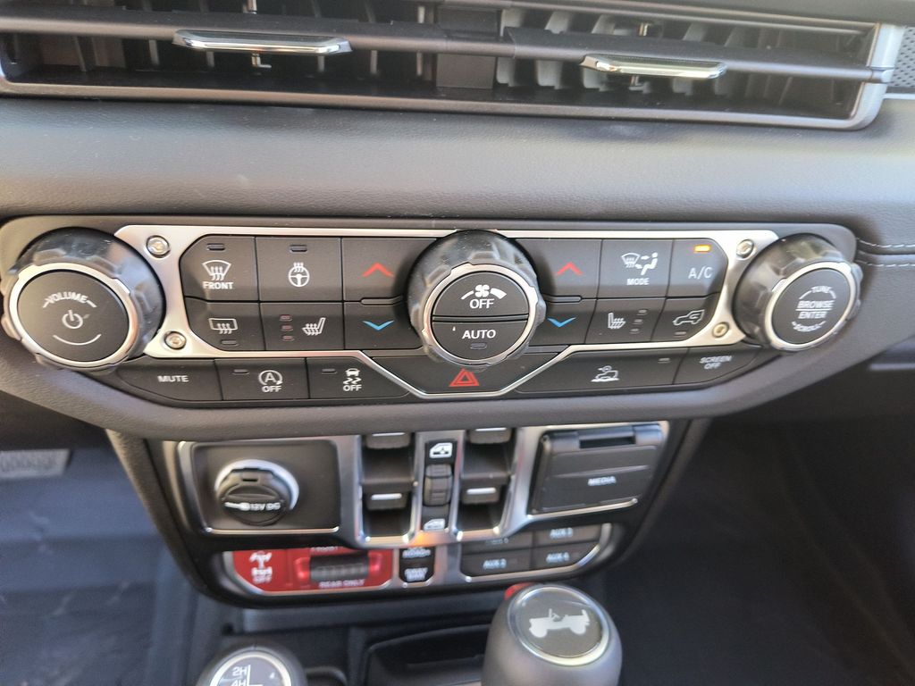 Thumbnail: 2026 Jeep Wrangler - 24