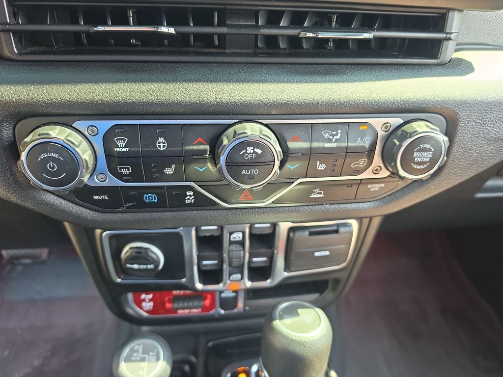 Thumbnail: 2024 Jeep Wrangler - 24