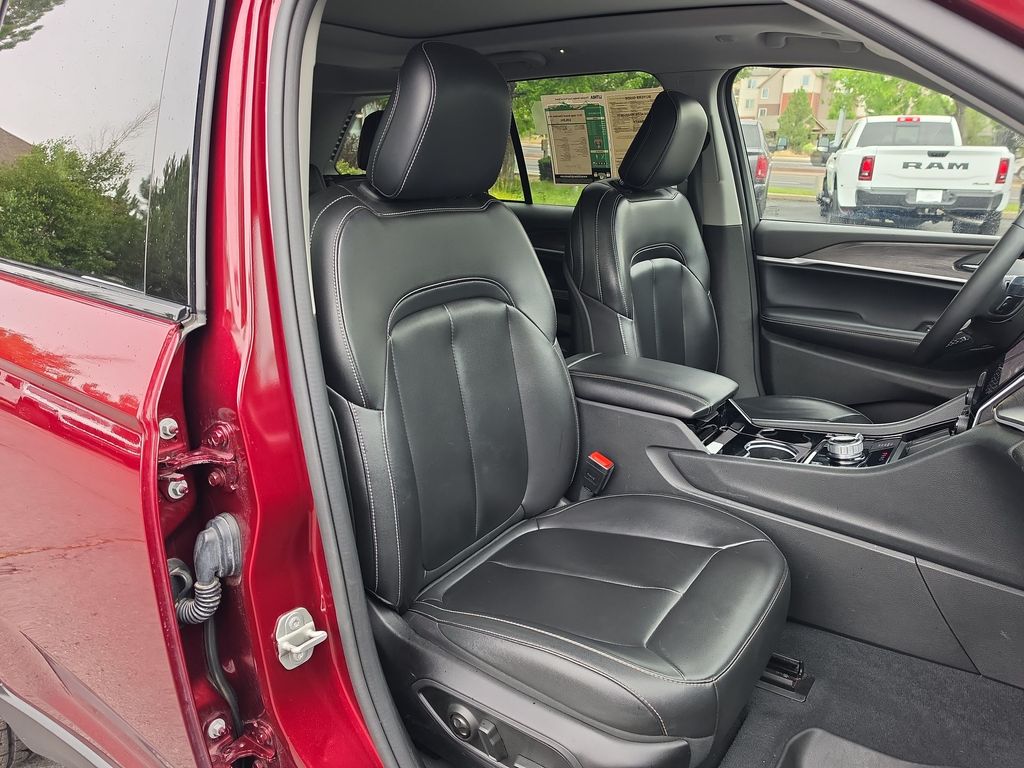 Thumbnail: 2023 Jeep Grand Cherokee - 8