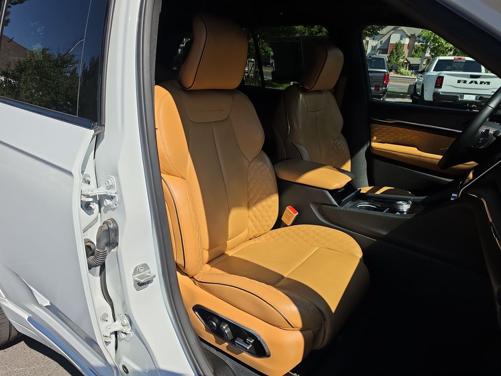 Thumbnail: 2023 Jeep Grand Cherokee - 26