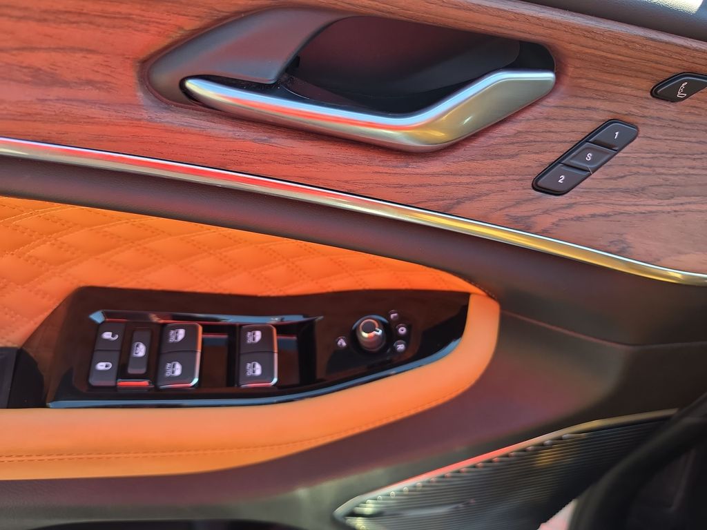 Thumbnail: 2023 Jeep Grand Cherokee - 21