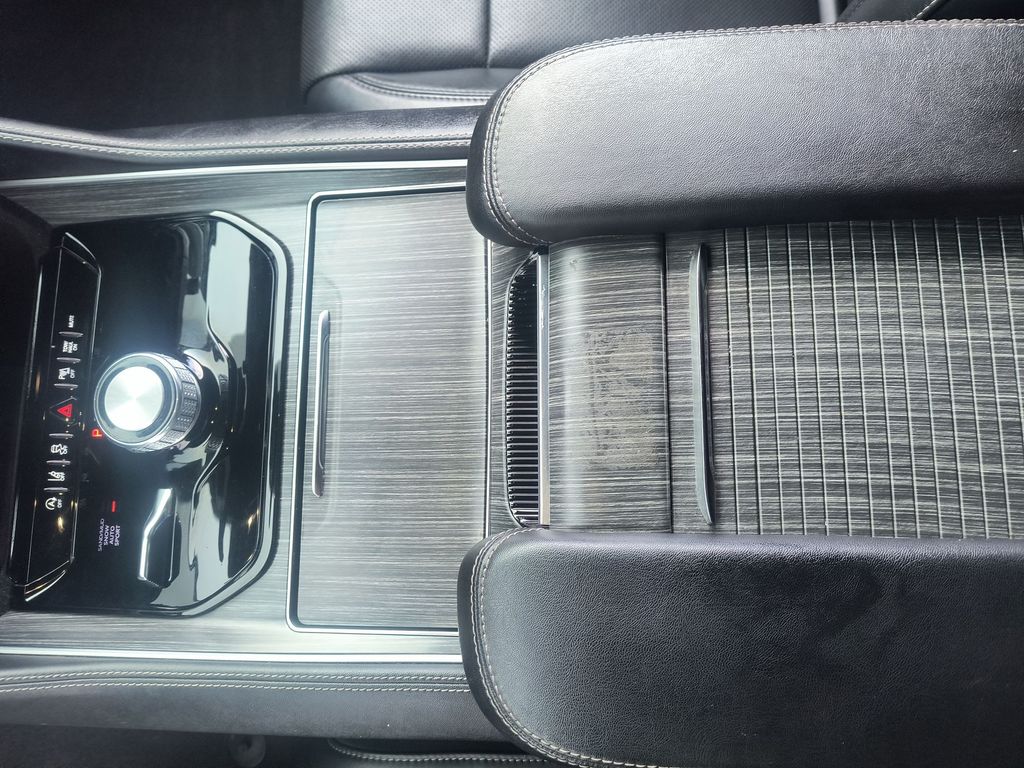 Thumbnail: 2023 Jeep Wagoneer - 25