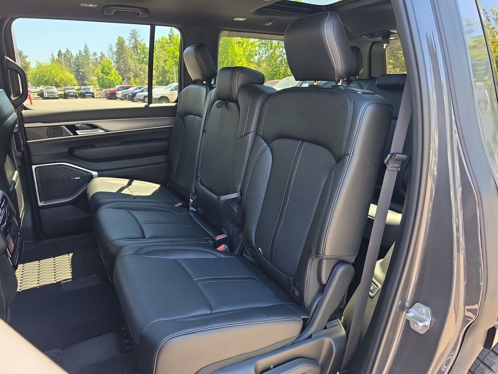 Thumbnail: 2026 Jeep Grand Wagoneer - 10