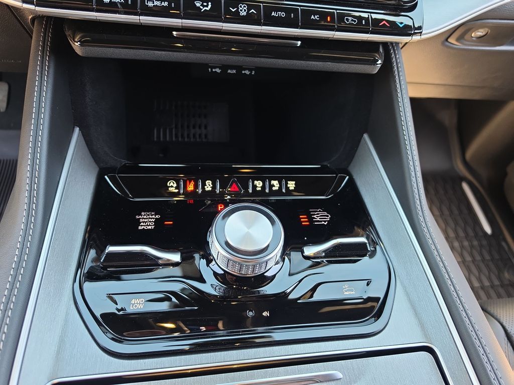 Thumbnail: 2026 Jeep Grand Wagoneer - 24
