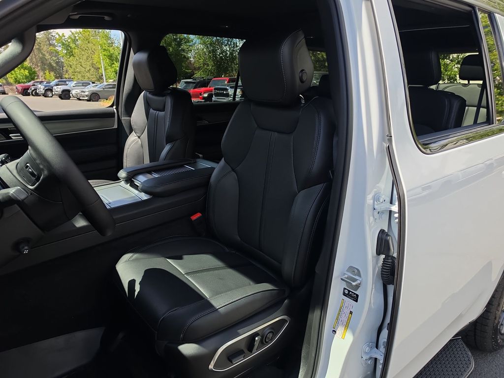 Thumbnail: 2026 Jeep Grand Wagoneer - 9
