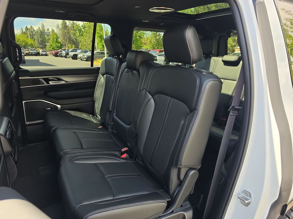Thumbnail: 2026 Jeep Grand Wagoneer - 11
