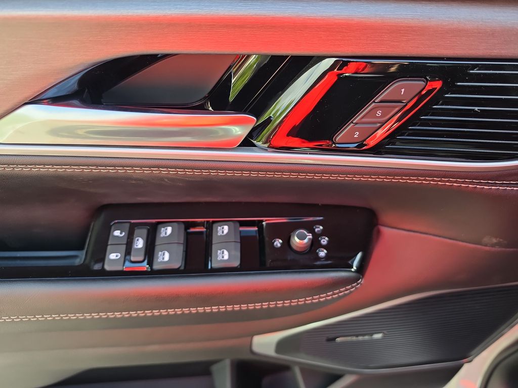 Thumbnail: 2026 Jeep Grand Wagoneer - 20