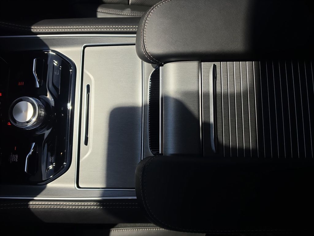 Thumbnail: 2026 Jeep Grand Wagoneer - 12