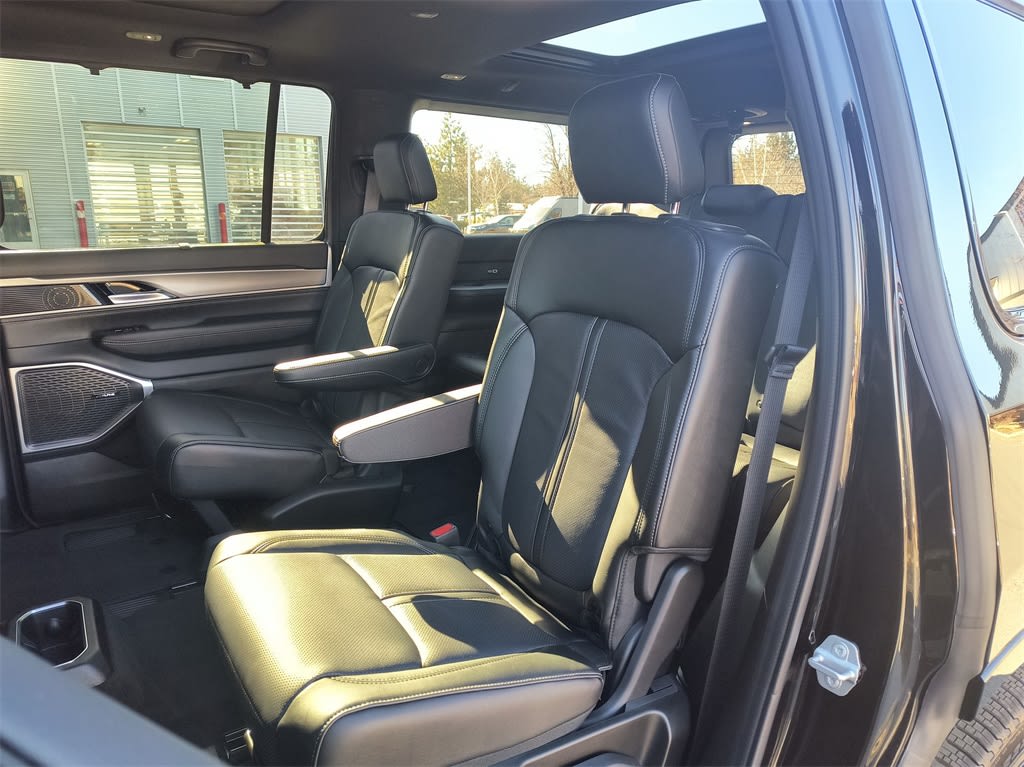 Thumbnail: 2025 Jeep Wagoneer - 26