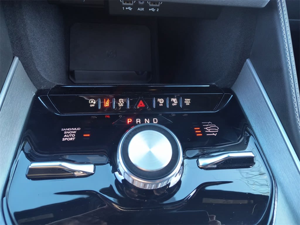 Thumbnail: 2025 Jeep Wagoneer - 24