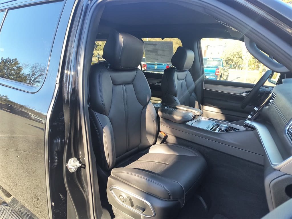 Thumbnail: 2025 Jeep Wagoneer - 9