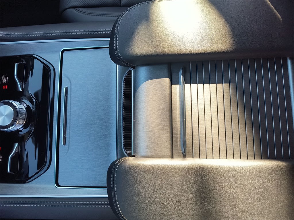 Thumbnail: 2025 Jeep Wagoneer - 8