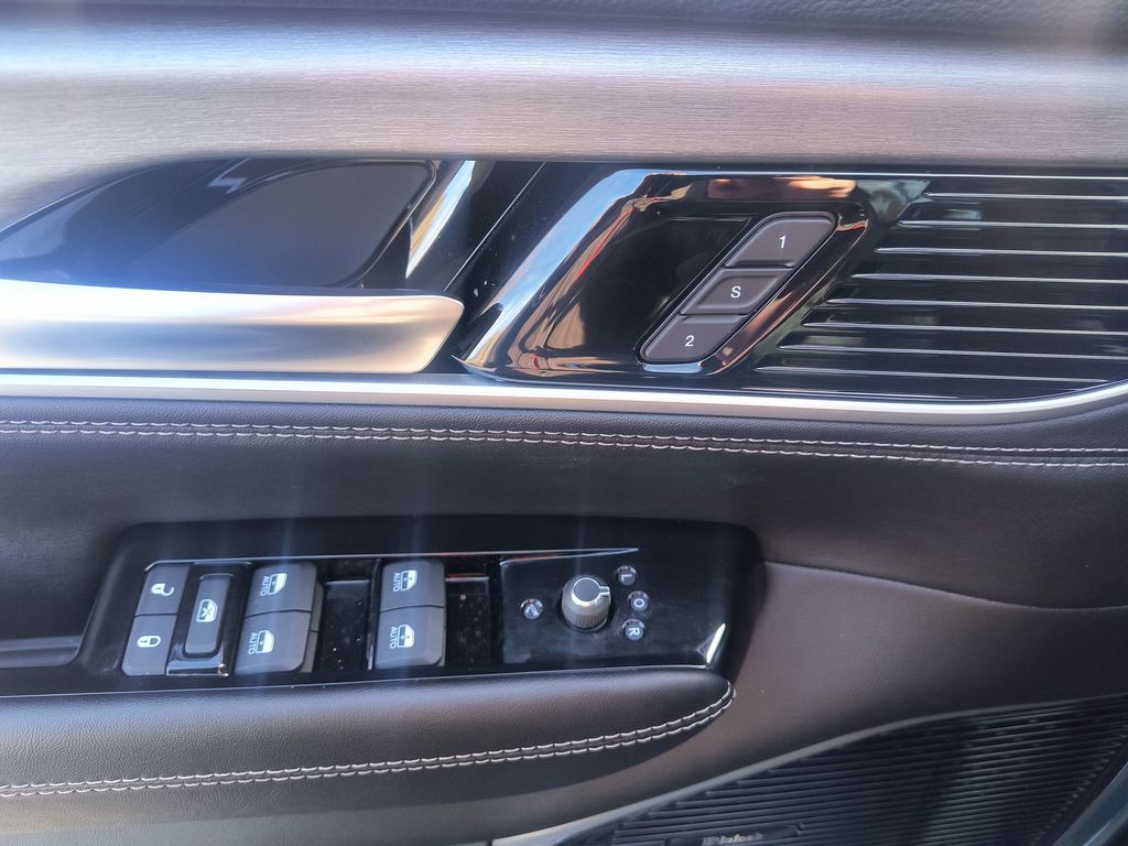 Thumbnail: 2026 Jeep Grand Wagoneer - 20