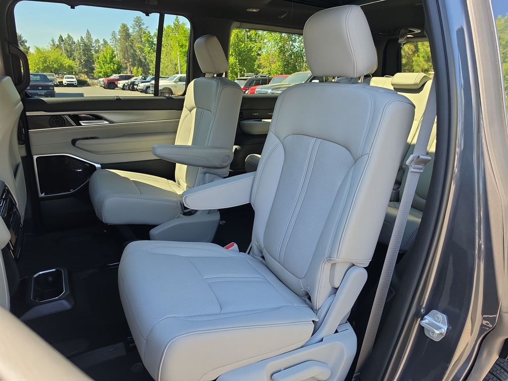 Thumbnail: 2026 Jeep Grand Wagoneer - 11