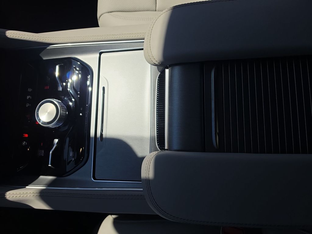 Thumbnail: 2026 Jeep Grand Wagoneer - 25