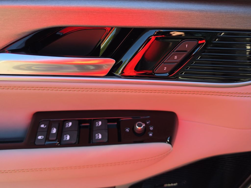 Thumbnail: 2026 Jeep Grand Wagoneer - 20