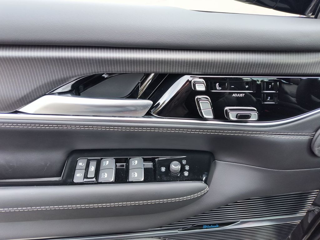 Thumbnail: 2026 Jeep Grand Wagoneer - 21