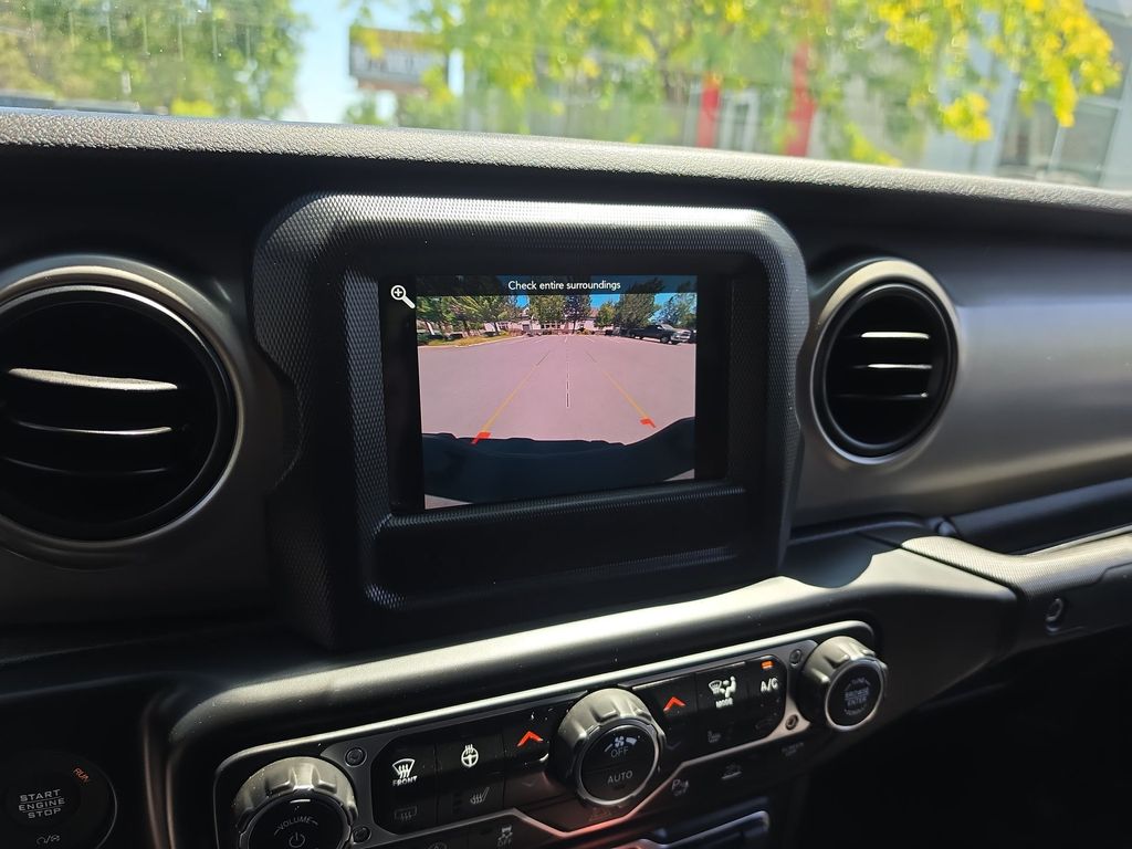 Thumbnail: 2020 Jeep Gladiator - 21