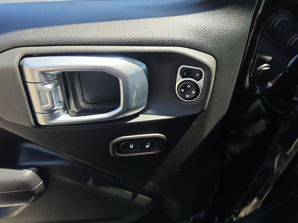 Thumbnail: 2020 Jeep Gladiator - 20