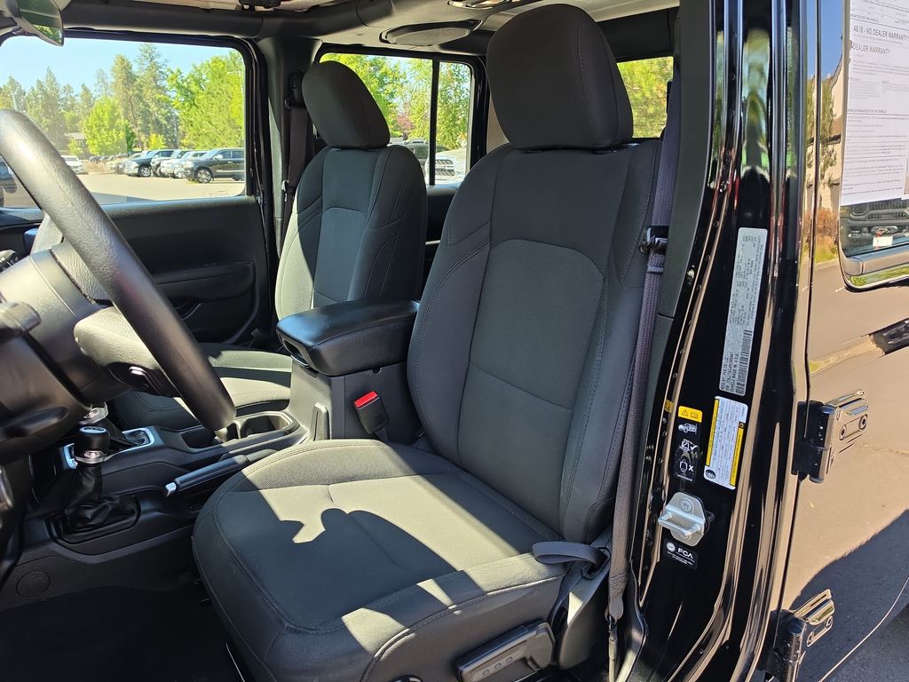 Thumbnail: 2023 Jeep Gladiator - 8
