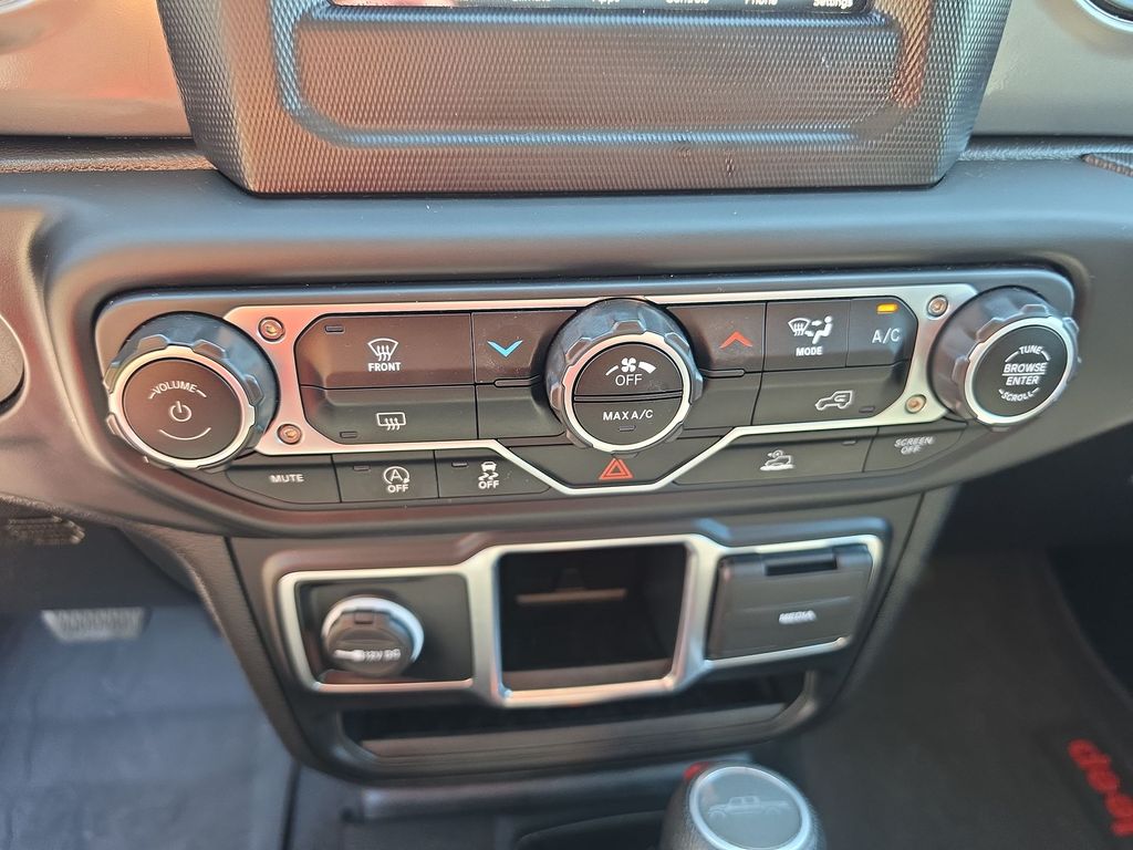 Thumbnail: 2023 Jeep Gladiator - 23