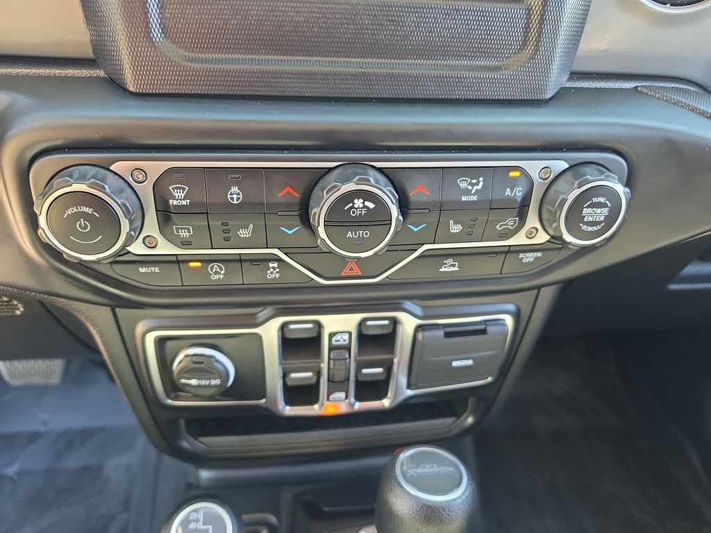 Thumbnail: 2023 Jeep Gladiator - 24