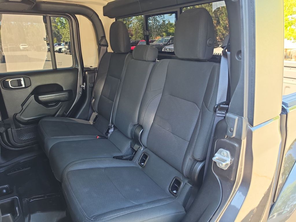 Thumbnail: 2023 Jeep Gladiator - 10