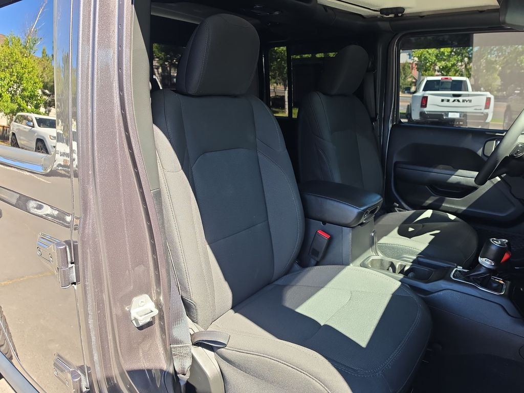 Thumbnail: 2023 Jeep Gladiator - 9