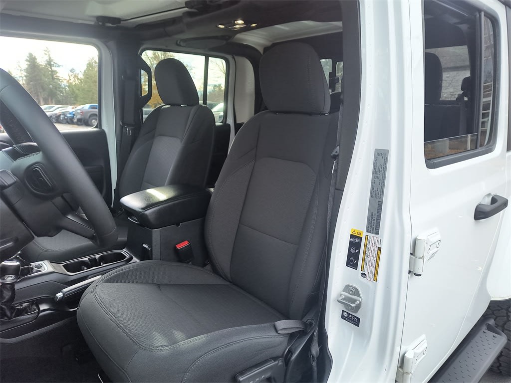 Thumbnail: 2023 Jeep Gladiator - 9