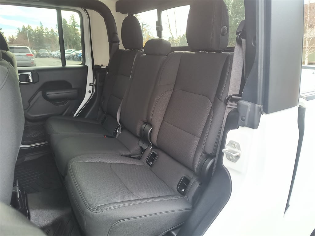 Thumbnail: 2023 Jeep Gladiator - 11