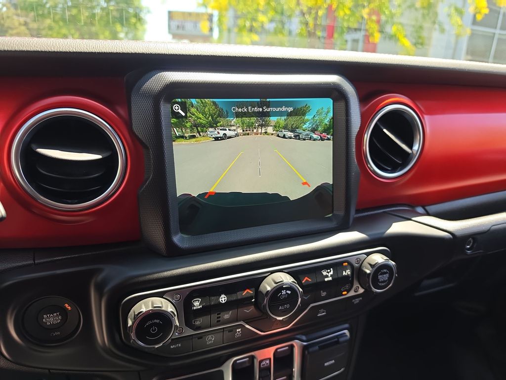 Thumbnail: 2021 Jeep Gladiator - 23