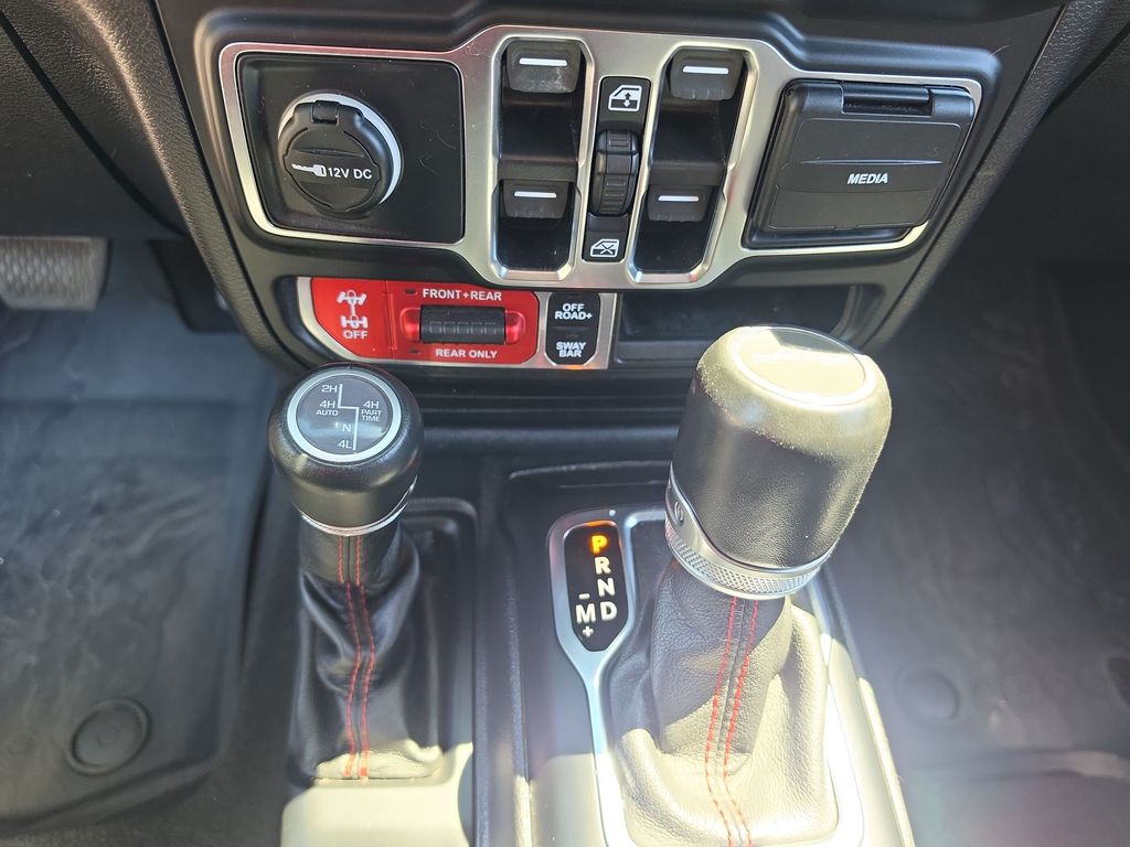 Thumbnail: 2021 Jeep Gladiator - 12