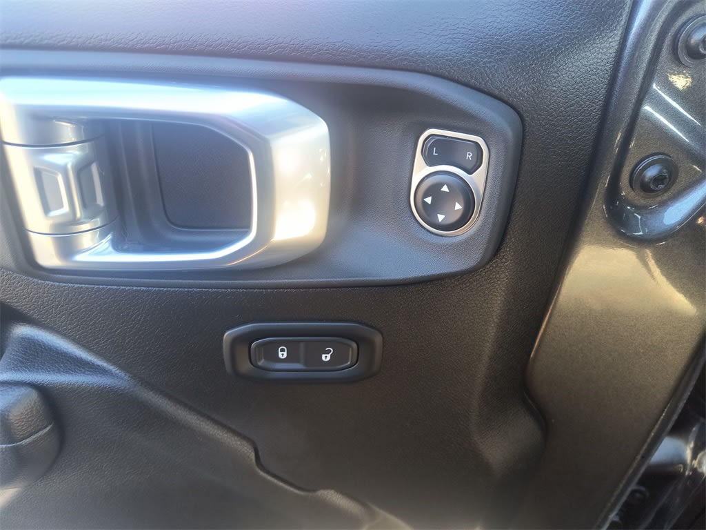 Thumbnail: 2024 Jeep Gladiator - 21