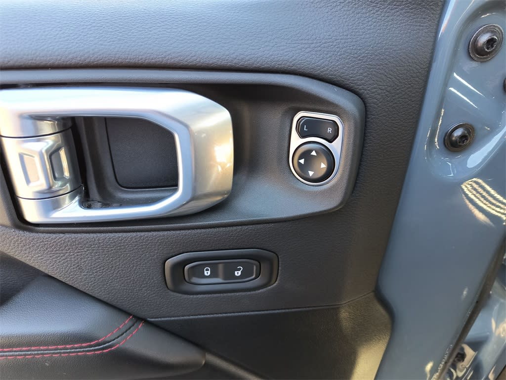 Thumbnail: 2024 Jeep Gladiator - 21