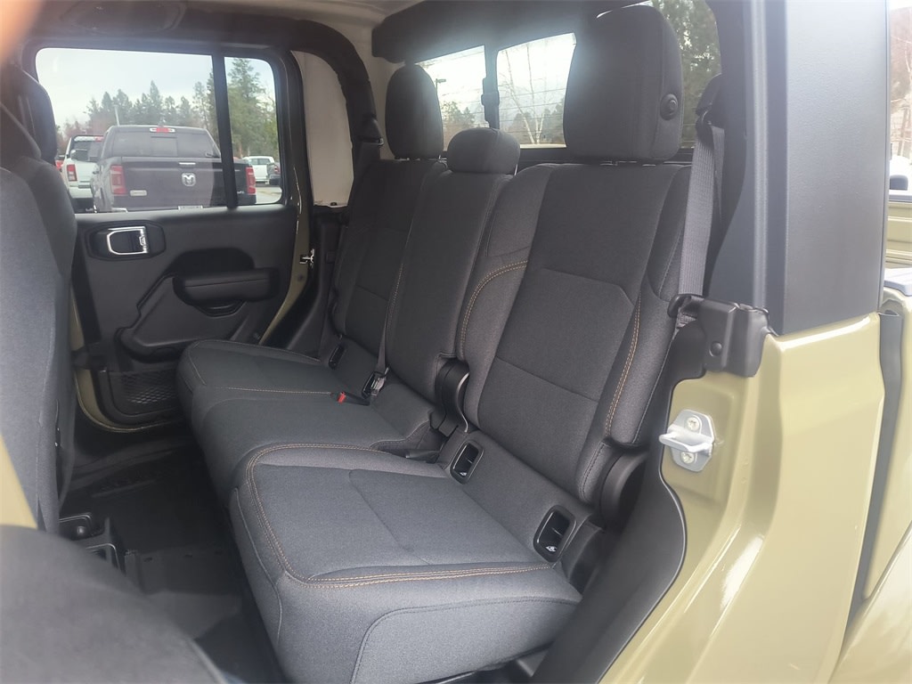 Thumbnail: 2026 Jeep Gladiator - 9