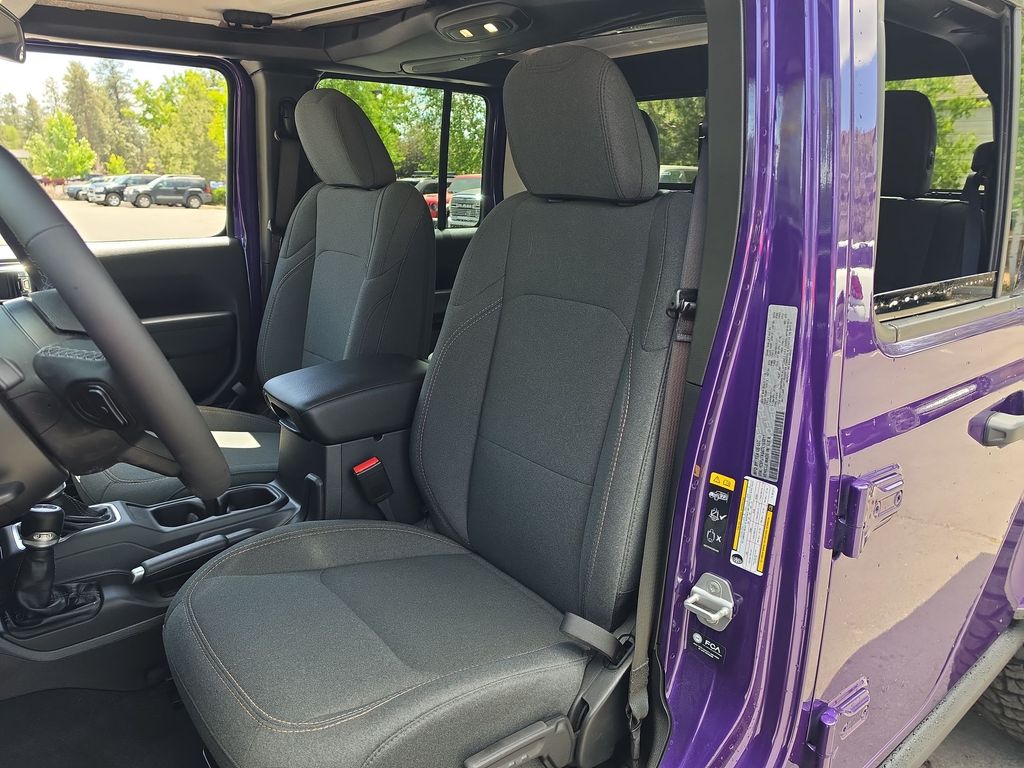 Thumbnail: 2026 Jeep Gladiator - 8