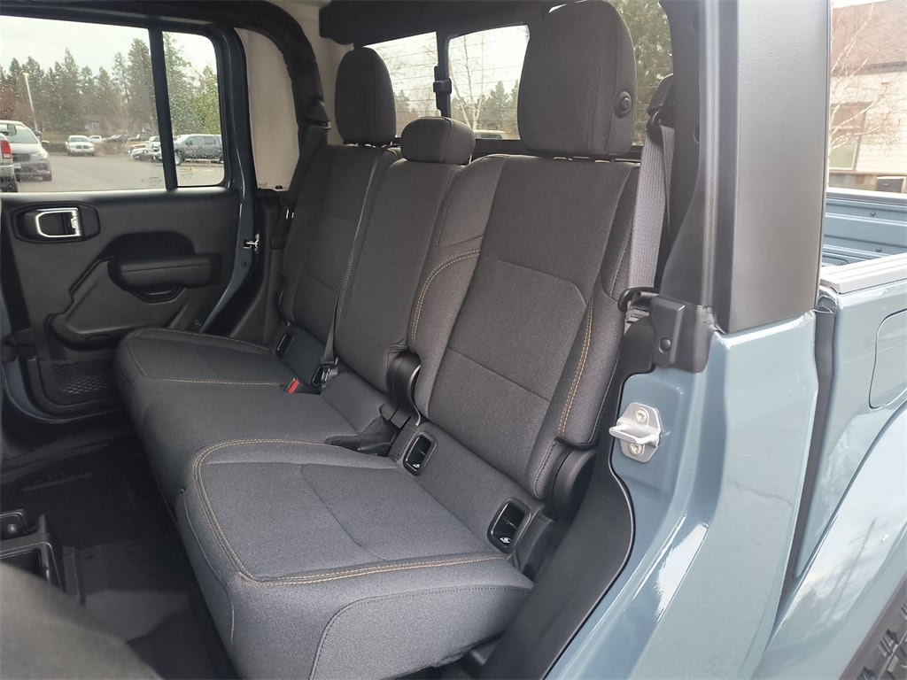 Thumbnail: 2026 Jeep Gladiator - 9