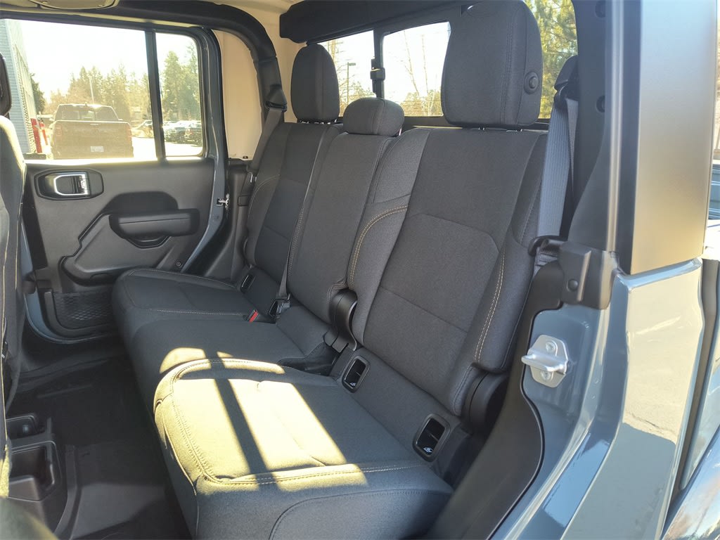 Thumbnail: 2026 Jeep Gladiator - 10