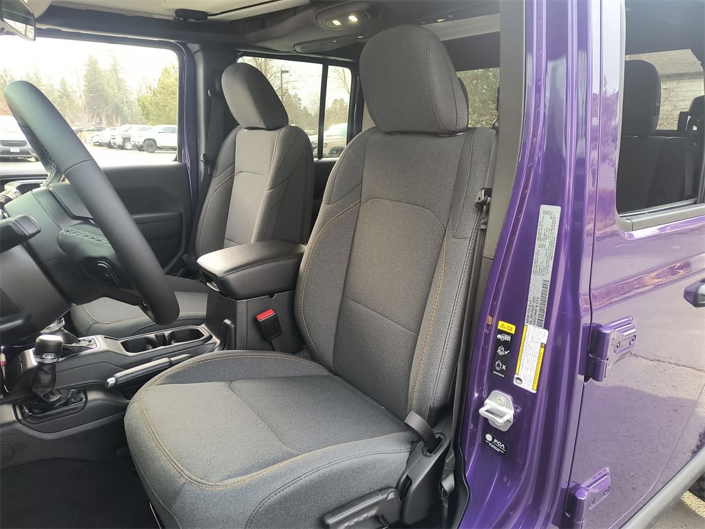 Thumbnail: 2026 Jeep Gladiator - 9