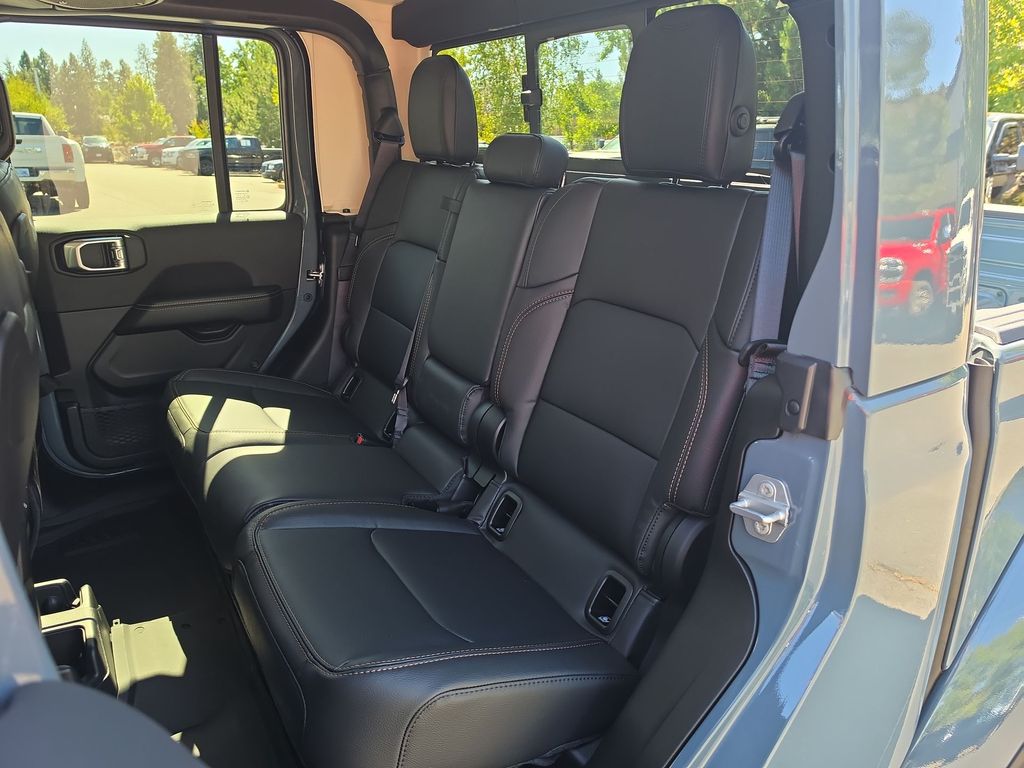 Thumbnail: 2026 Jeep Gladiator - 25