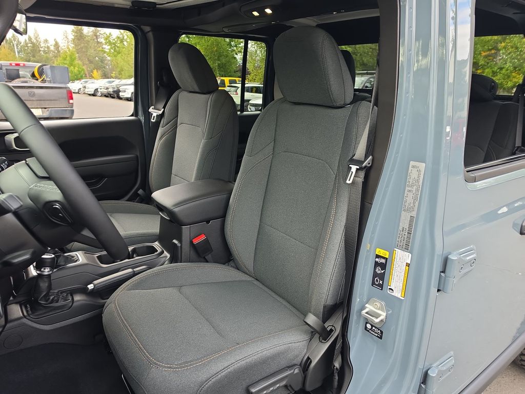 Thumbnail: 2026 Jeep Gladiator - 8