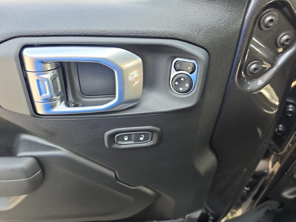 Thumbnail: 2026 Jeep Gladiator - 21