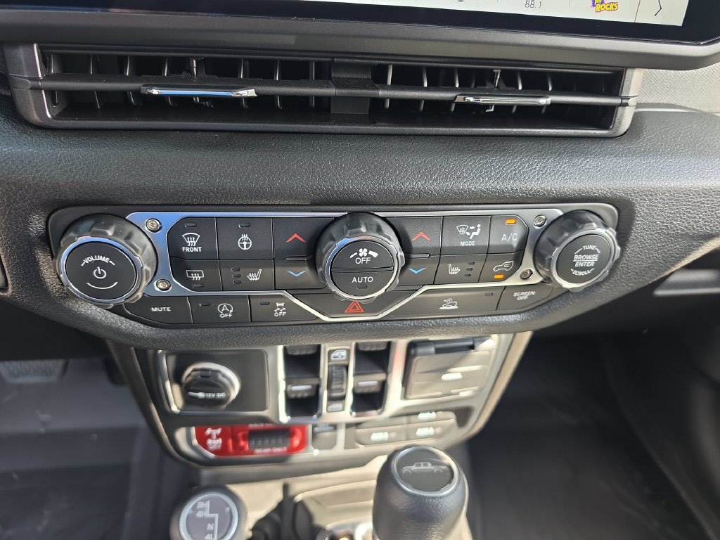 Thumbnail: 2026 Jeep Gladiator - 23