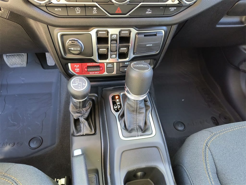 Thumbnail: 2025 Jeep Gladiator - 11