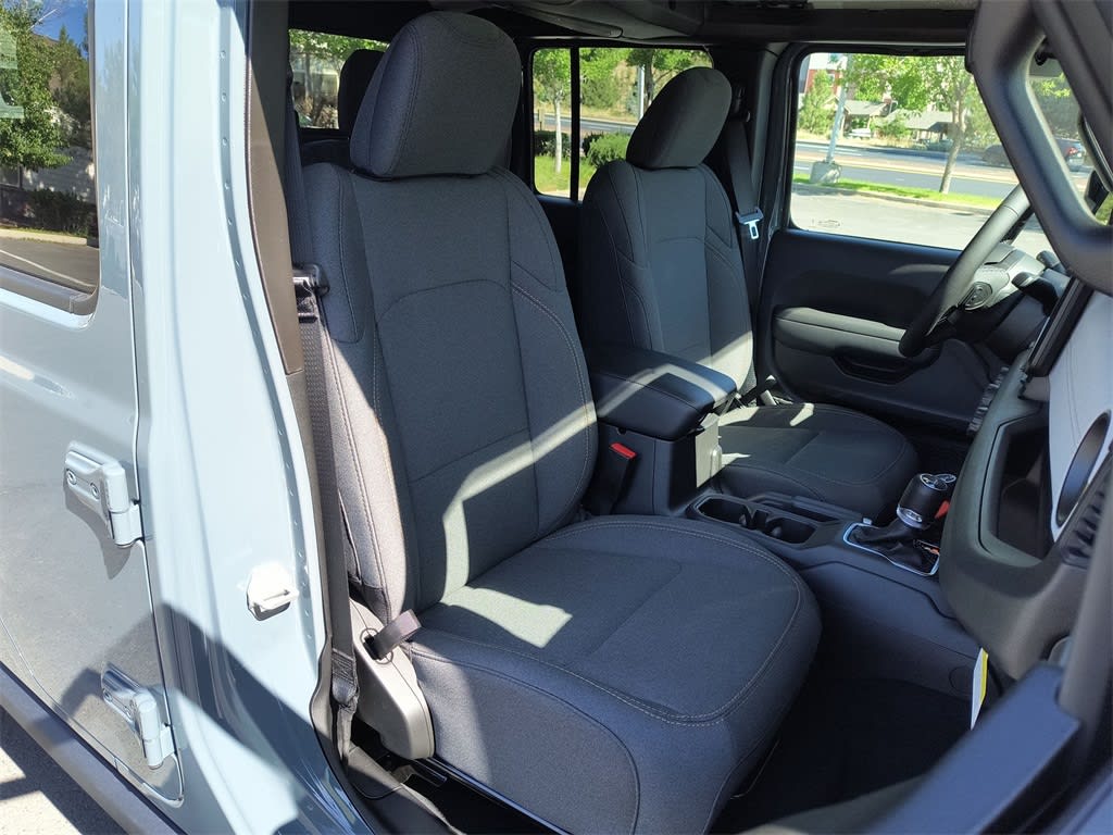 Thumbnail: 2025 Jeep Gladiator - 8