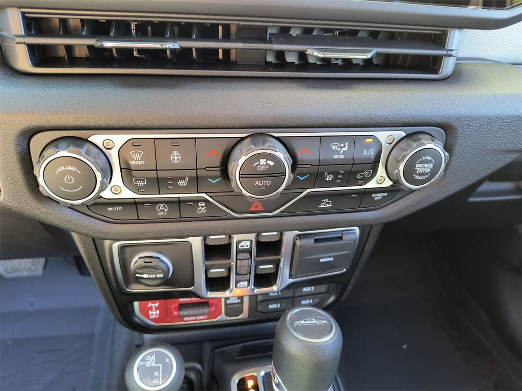 Thumbnail: 2025 Jeep Gladiator - 24