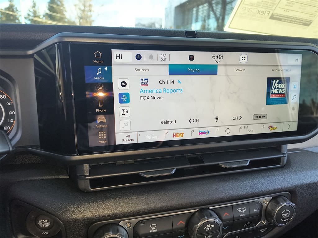 Thumbnail: 2026 Jeep Gladiator - 11